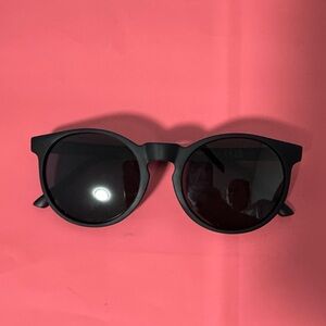 Women's Matte Black Round Sunglasses
